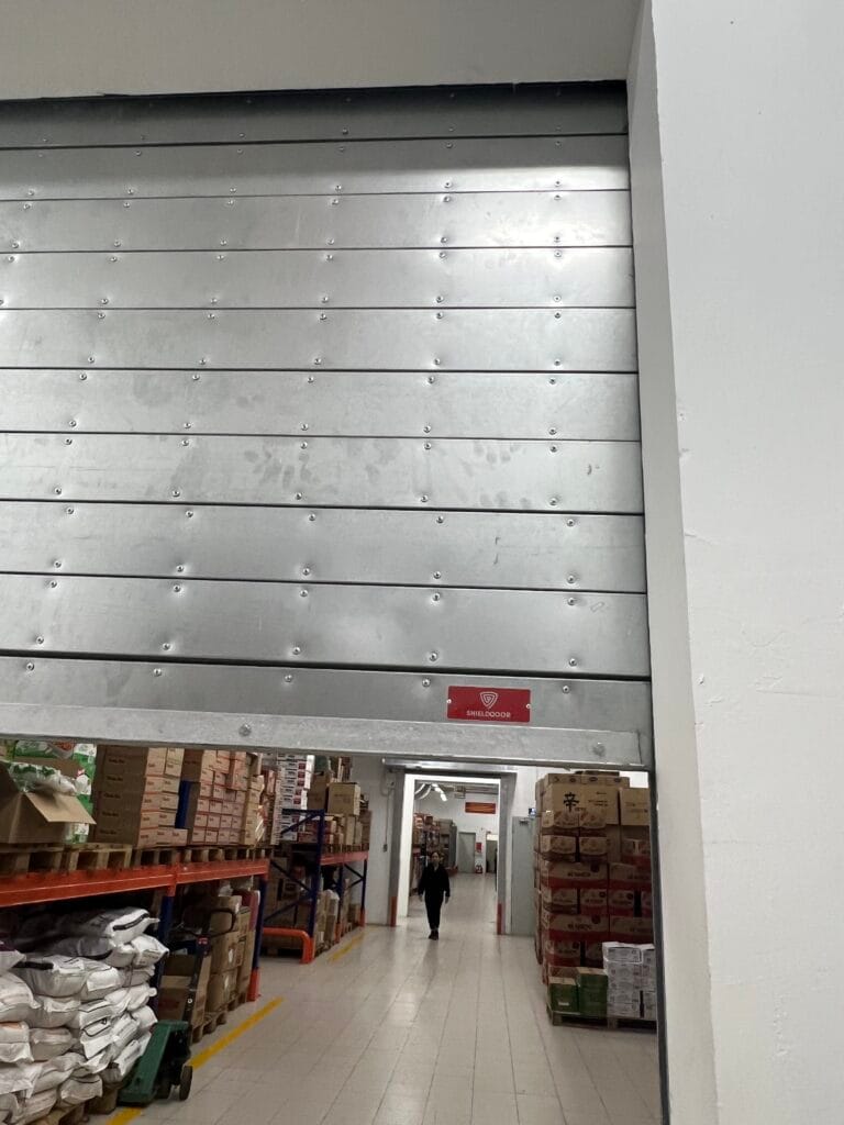 Cận cảnh ảnh cửa cuốn chống cháy Shielddoor
